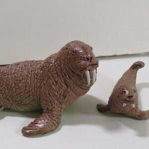 Walrus Adult & Calf (baby) AAA Figures (2) 3" and 1.5" tall very realistic